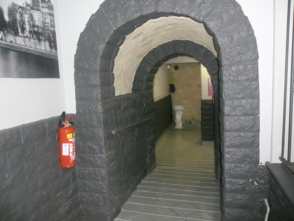 Hipotel Paris Montmartre Gare Du Nord Екстериор снимка